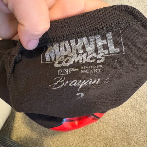 Marvel Ginger Bread Man T-Shirt Santa Hat Scarf Toddler Size 2 - Picture 5 of 7